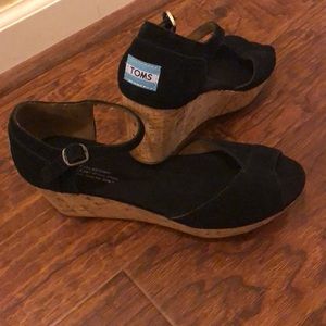 7.5 Toms Wedge Sandals